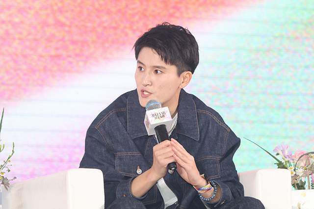 乱l高辣h文一女爱裸睡的丹丹